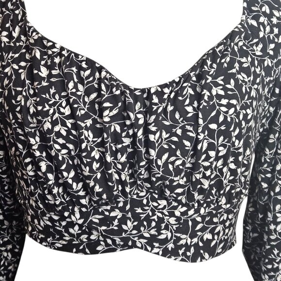 Cropped Long Sleeve Floral Blouse with Sash Medium - Picture 3 of 9